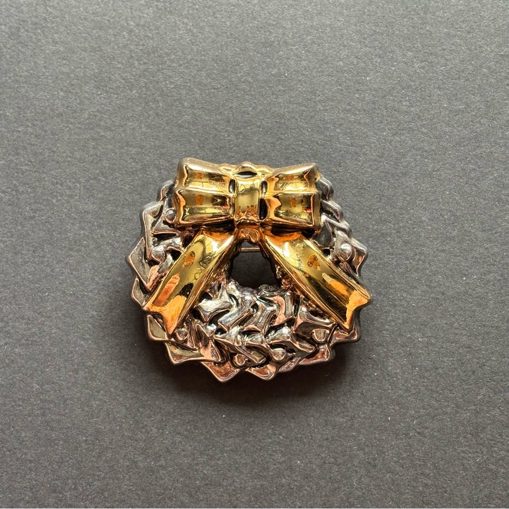 Best Silver & Gold Wreath Brooch - Picture 1 of 3